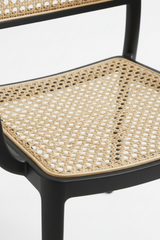 Cadeira Rattan com Braços Preta e Bege
